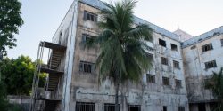 Prédios de universidades abandonados e escolas desabando: retrato da educação estadual em Roraima